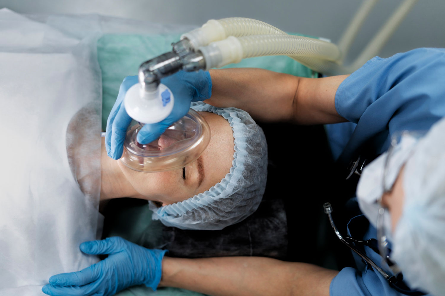Anestesia con mascarilla y tubo