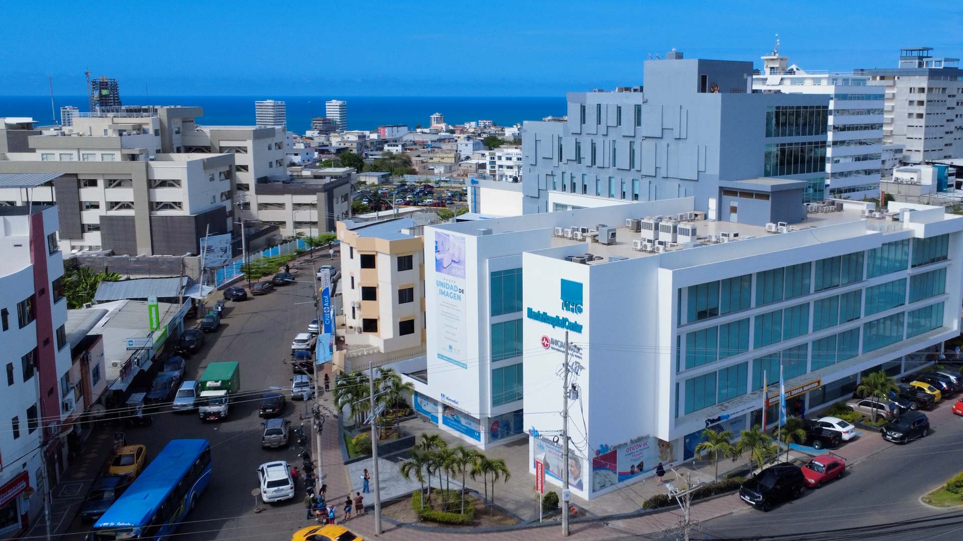 video fachada manta hospital center